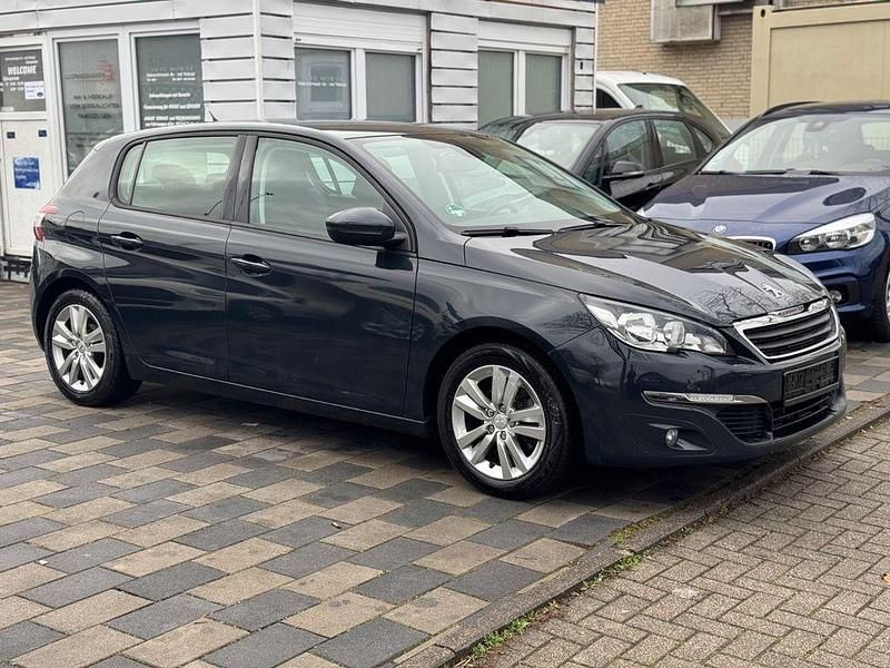 Gebraucht Peugeot 308 Active 125 PS (91 kW) 2013 Grau Limousine