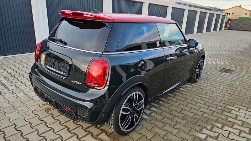 Gebraucht Mini John Cooper Works 231 PS (169 kW) 2020 Rebel green Kleinwagen