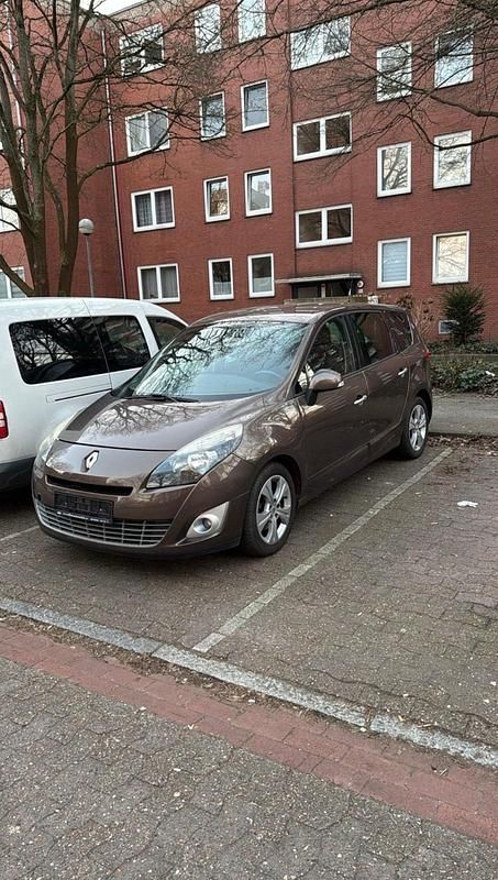 Braun Gebraucht 2010 Renault Scénic III Van / Kleinbus | 2.400 € (Guter Preis) - Bild 1/4