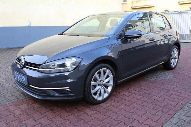 Gebraucht VW Golf Highline 150 PS (110 kW) 2017 Grau Limousine
