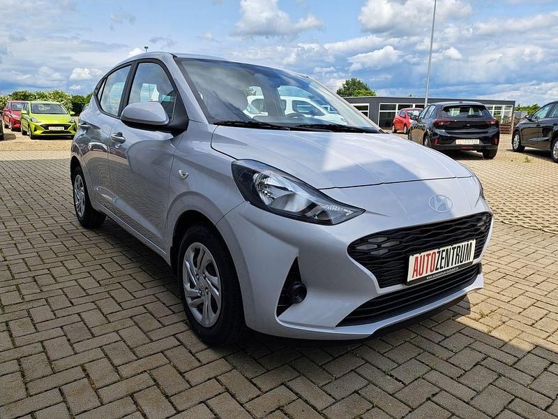Gebraucht Hyundai i10 63 PS (46 kW) 2025 Grau Kleinwagen