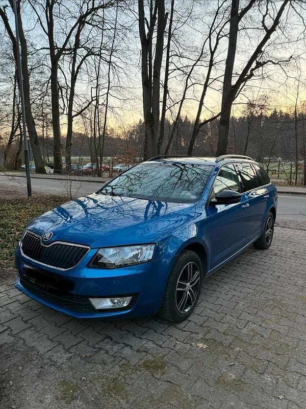 Gebraucht Skoda Octavia 140 PS (102 kW) 2015 Blau Kleinwagen