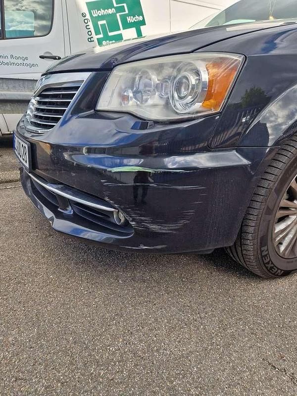 Gebraucht 2012 Lancia Voyager Gold Van / Kleinbus | 11.800 € (Fairer Preis) - Bild 1/4