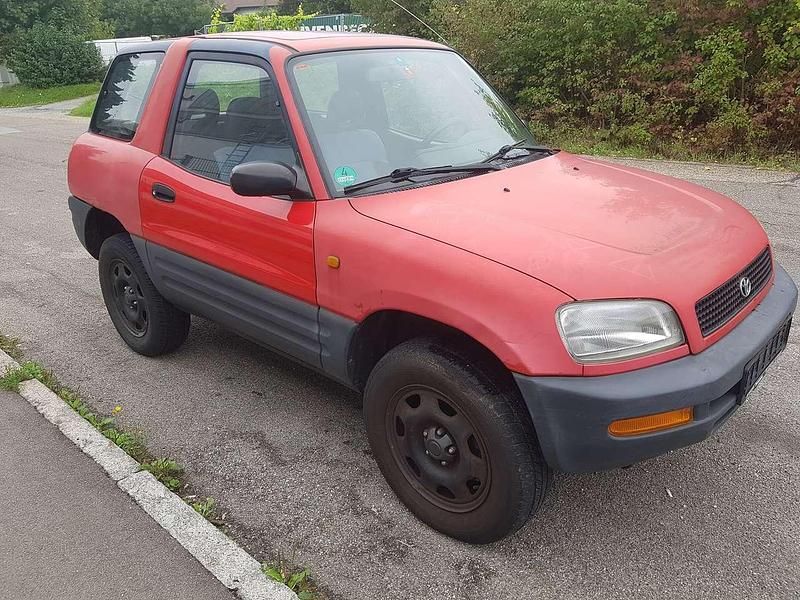 Rot Gebraucht 1995 Toyota RAV4 SUV | 1.450 € - Bild 1/4
