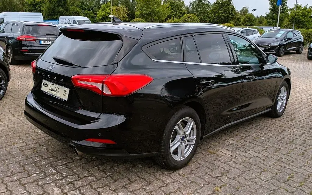 Gebraucht Ford Focus Cool & Connect 120 PS (88 kW) 2021 Schwarz Limousine