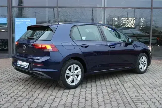Gebraucht VW Golf VIII 110 PS (80 kW) 2022 Blau Limousine