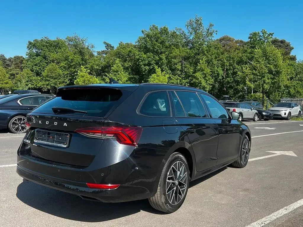 Gebraucht Skoda Octavia Clever 150 PS (110 kW) 2021 Schwarz Kombi