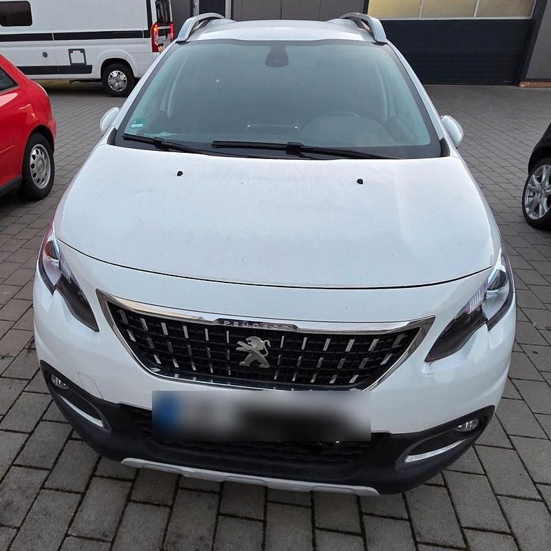 Weiß Gebraucht 2019 Peugeot 2008 Allure SUV | 13.250 € (Guter Preis) - Bild 1/4