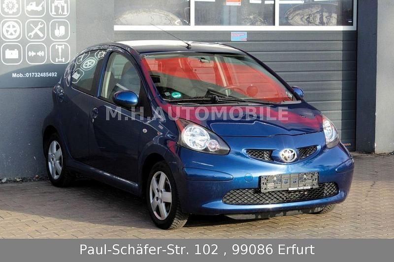Gebraucht Toyota Aygo 68 PS (50 kW) 2007 Blau Kleinwagen