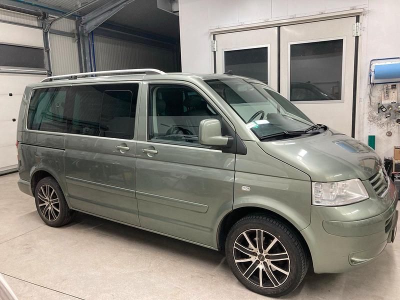 Gebraucht VW Multivan Highline 174 PS (127 kW) 2007 Grün Van