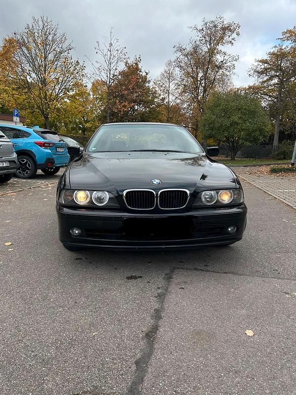 Schwarz Gebraucht 2001 BMW 520 Limousine | 3.000 € (Fairer Preis) - Bild 1/4