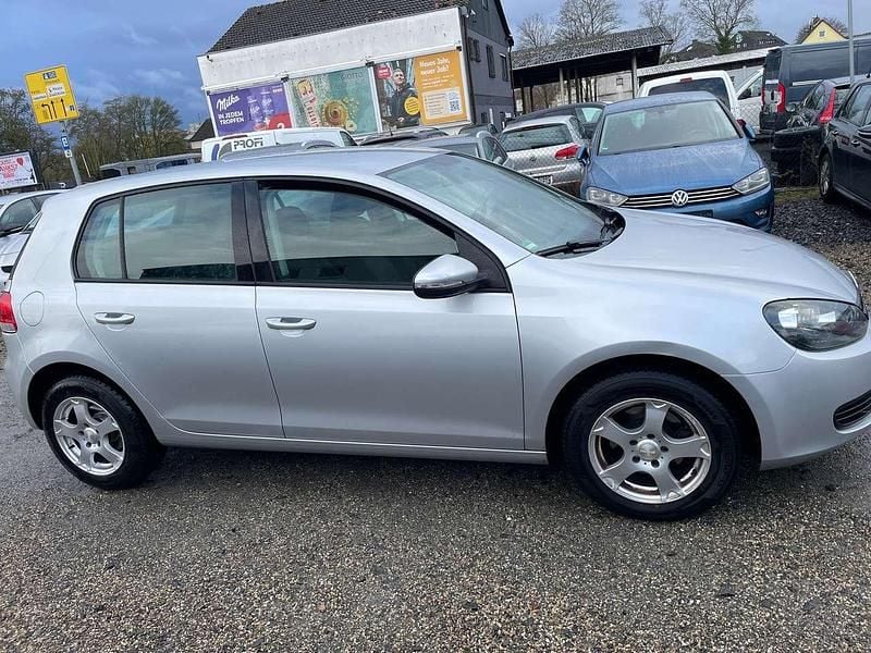 Gebraucht VW Golf VI Trendline 80 PS (58 kW) 2009 Reflexsilber metallic Kleinwagen