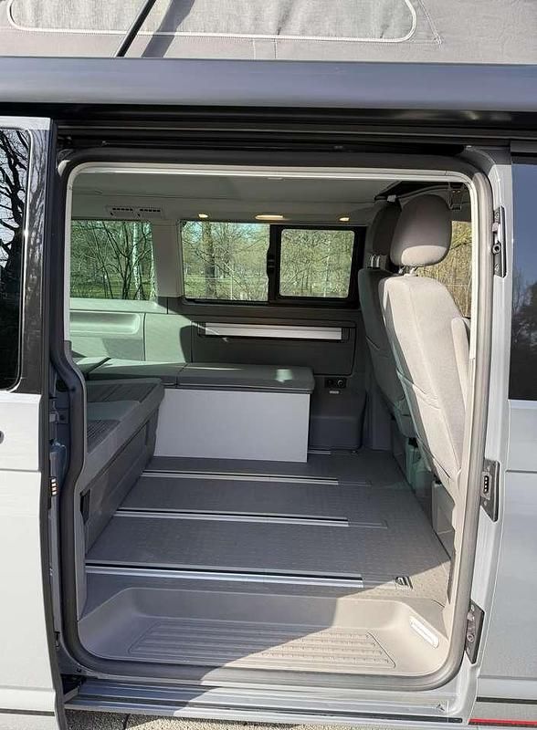 Gebraucht VW California Beach 150 PS (110 kW) 2024 Grau Van