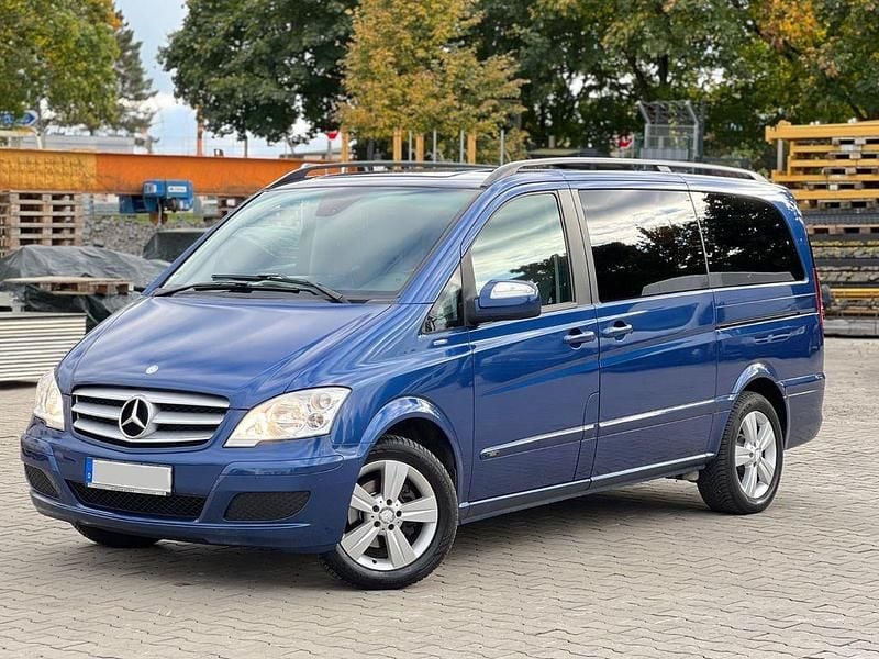 Blau Gebraucht 2012 Mercedes Viano Van / Kleinbus | 17.400 € (Guter Preis) - Bild 1/4