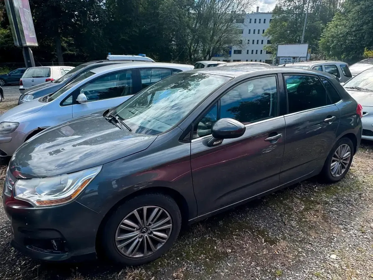 Gebraucht Citroën C4 92 PS (67 kW) 2012 Grau Limousine