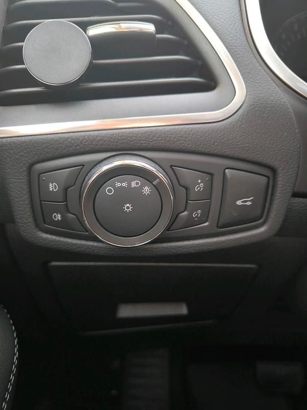 Gebraucht Ford S-MAX Titanium 241 PS (177 kW) 2015 Weiß Van / Kleinbus