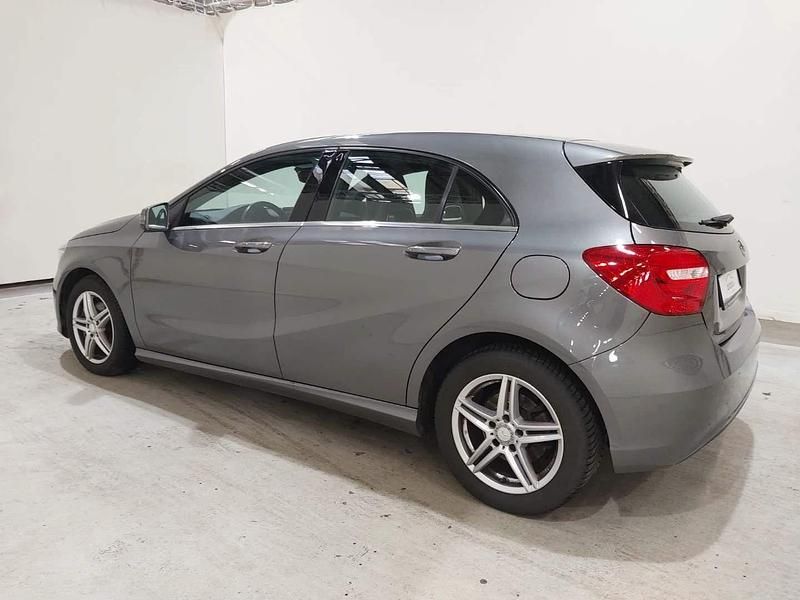 Gebraucht Mercedes A180 122 PS (89 kW) 2013 Grau Kleinwagen