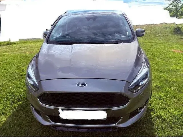 Gebraucht Ford S-MAX Titanium 179 PS (131 kW) 2017 Silber Van / Kleinbus
