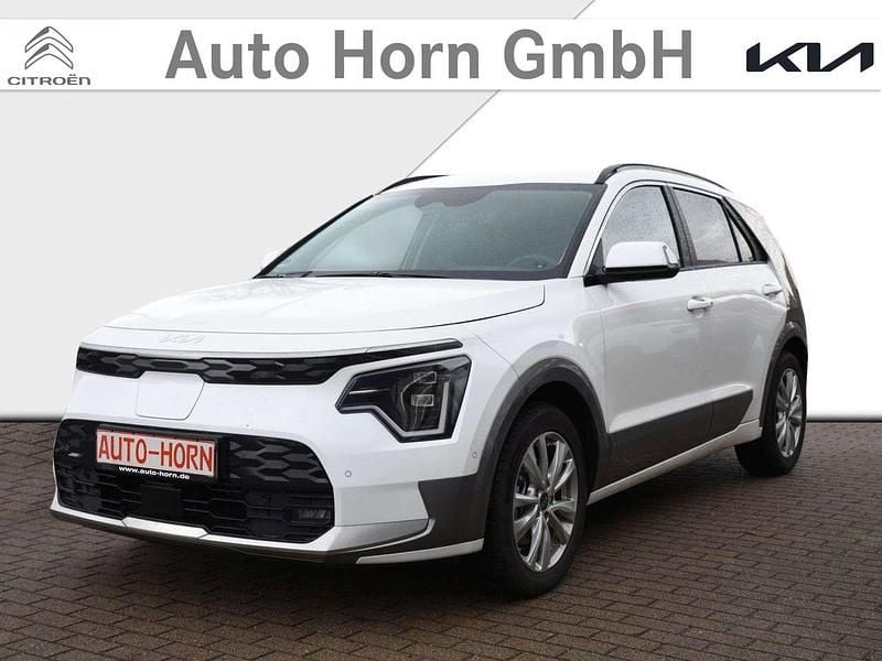 Snow white pearl Gebraucht 2023 Kia e-Niro Inspiration SUV | 35.890 € (Teuer) - Bild 1/4