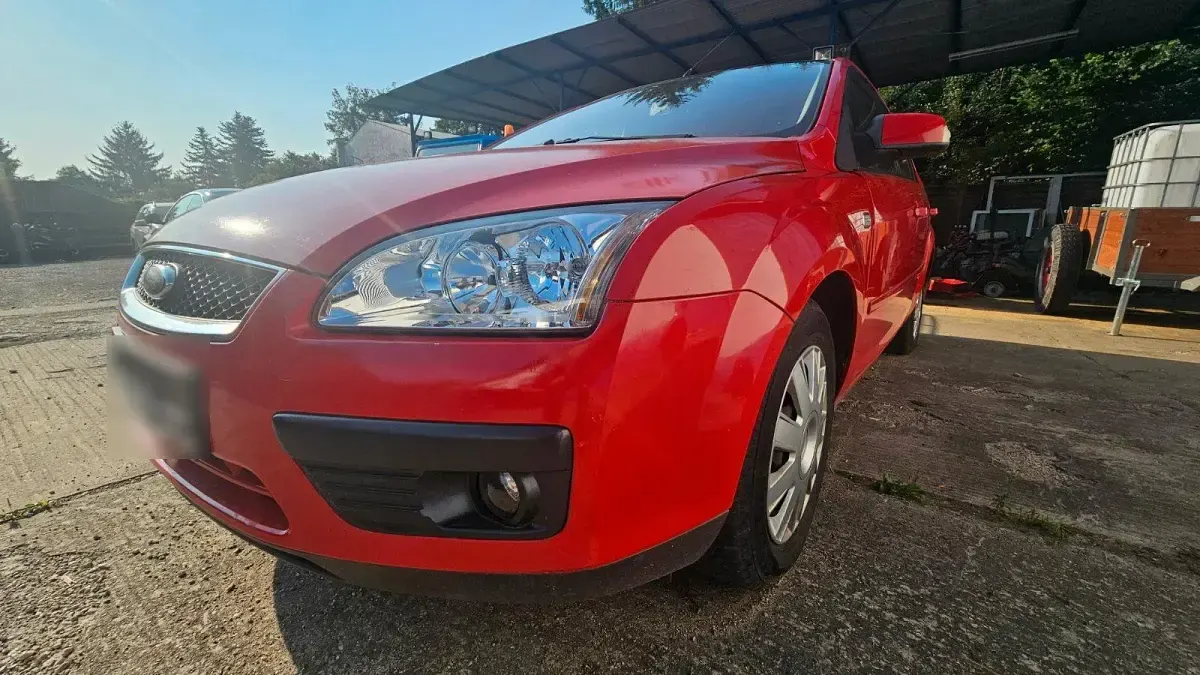 Gebraucht Ford Focus 101 PS (74 kW) 2006 Rot Limousine