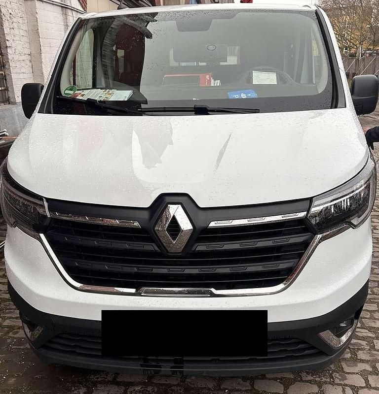 Gebraucht Renault Trafic Komfort 131 PS (96 kW) 2022 Weiß Van / Kleinbus