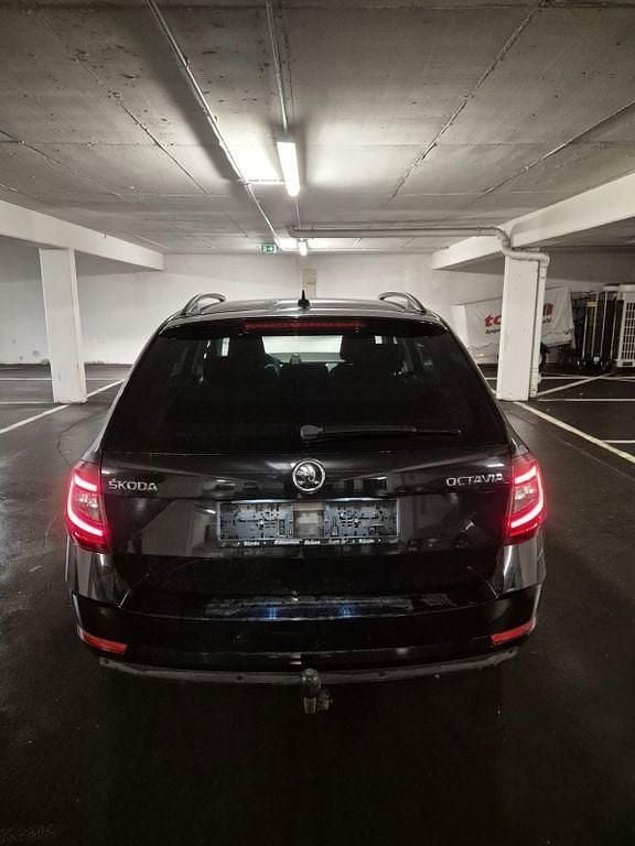 Gebraucht Skoda Octavia Ambition 150 PS (110 kW) 2020 Schwarz Kombi