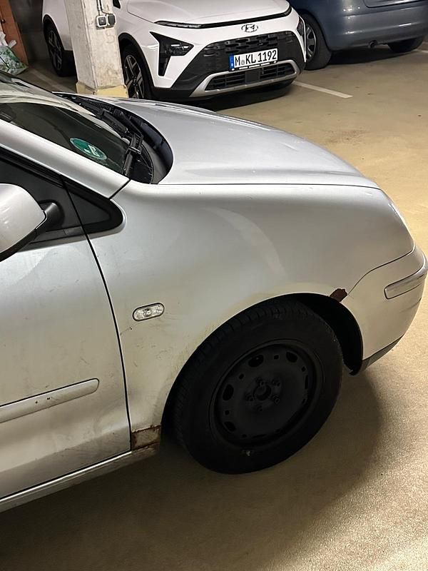 Gebraucht VW Polo 75 PS (55 kW) 2004 Grau Limousine