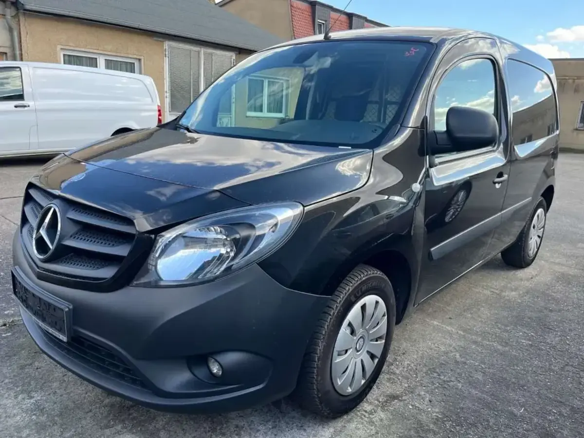 Gebraucht Mercedes Citan 111 110 PS (80 kW) 2017 Schwarz Van / Kleinbus