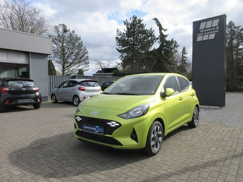 Grün Neu 2025 Hyundai i10 Trend Kleinwagen | 18.200 € (Fairer Preis) - Bild 1/4