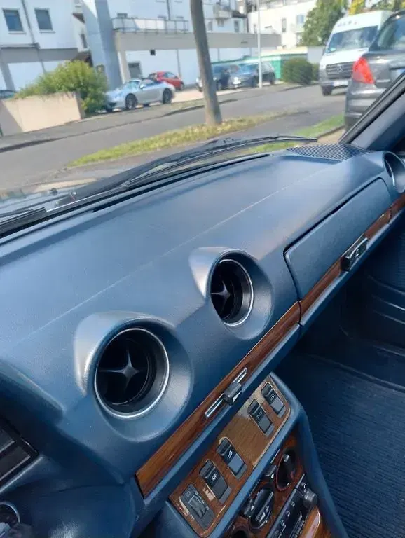 Gebraucht Mercedes 230 136 PS (100 kW) 1984 Blau Coupé