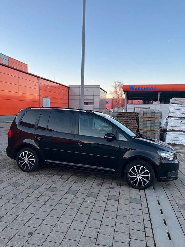 Gebraucht VW Touran 140 PS (102 kW) 2011 Schwarz Van / Kleinbus
