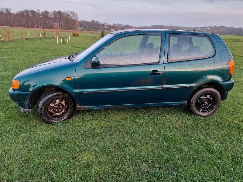 Grün Gebraucht 1997 VW Polo Kleinwagen | 350 € (Superpreis) - Bild 1/4