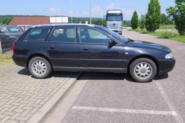 Gebraucht Audi A4 90 PS (66 kW) 2001 Schwarz metallic Kombi