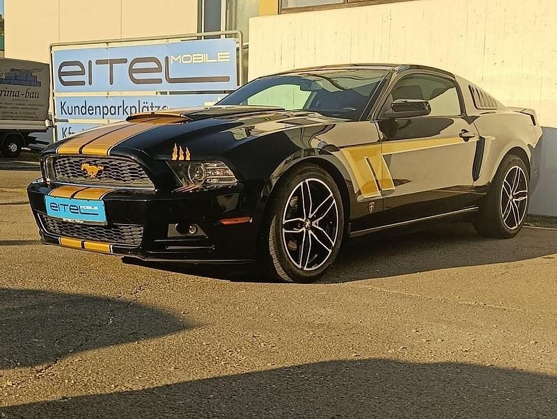 Schwarz Gebraucht 2014 Ford Mustang Coupé | 16.990 € (Fairer Preis) - Bild 1/4
