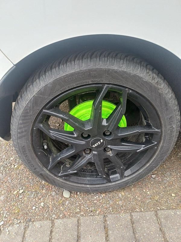 Gebraucht Ford Fiesta Titanium 82 PS (60 kW) 2012 Weiß Kleinwagen