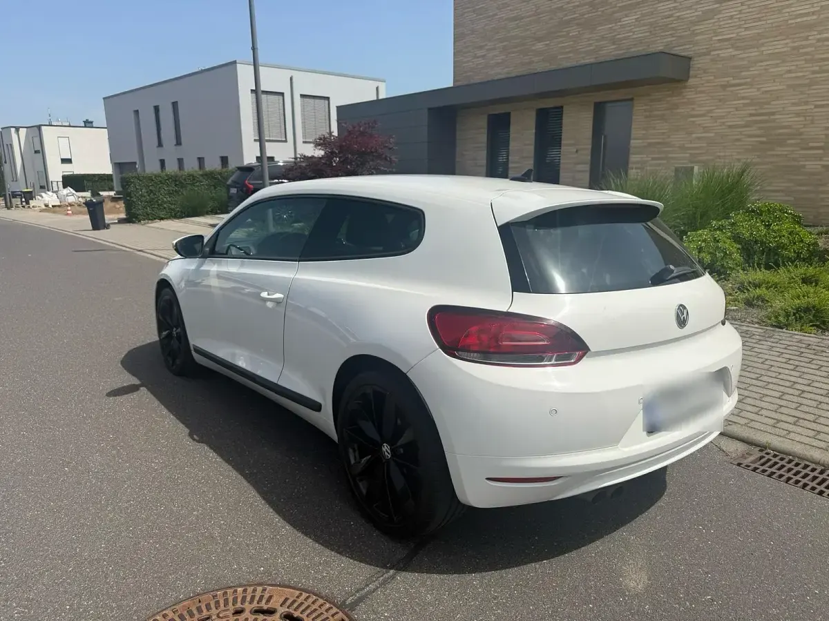 Gebraucht VW Scirocco 122 PS (89 kW) 2013 Weiß Coupé