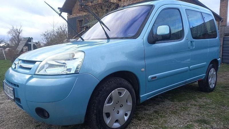 Grün Gebraucht 2005 Citroën Berlingo Van / Kleinbus | 1.000 € (Superpreis) - Bild 1/4