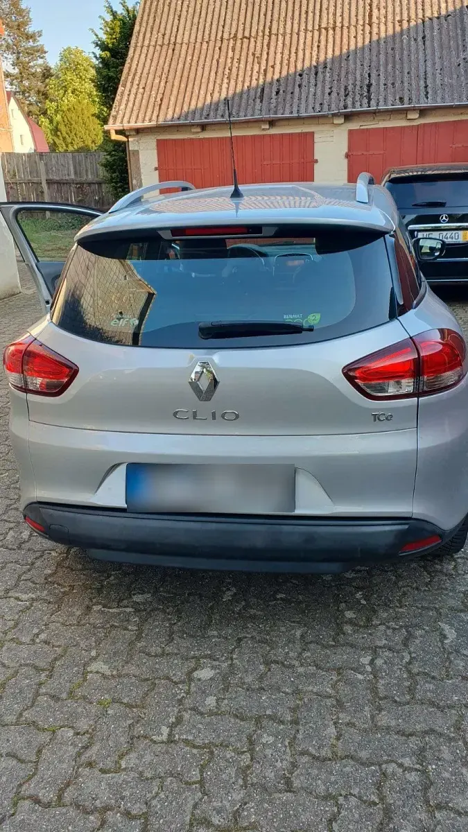 Gebraucht Renault Clio IV 90 PS (66 kW) 2015 Silber Limousine