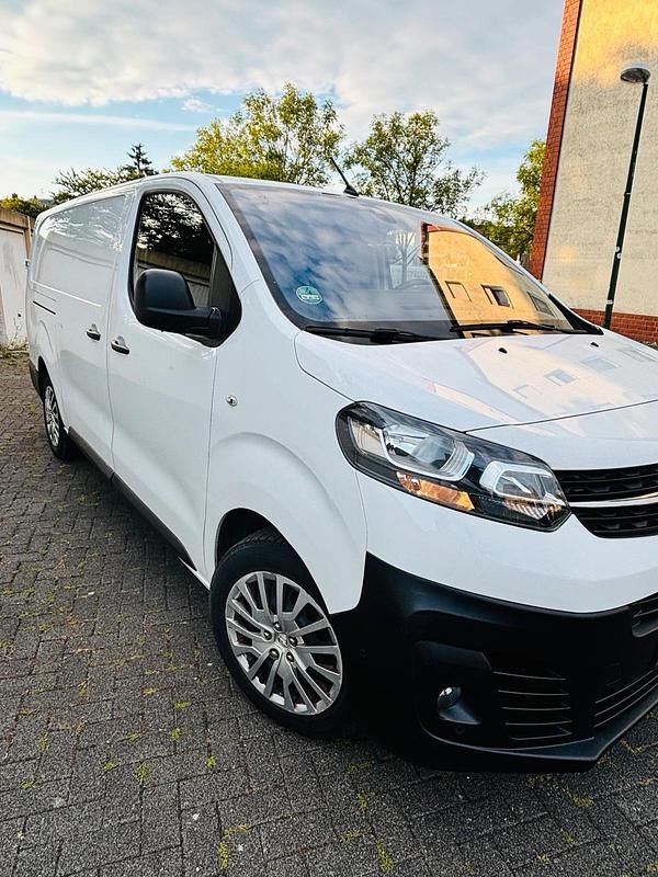 Weiß Gebraucht 2022 Opel Vivaro Van | 13.500 € (Superpreis) - Bild 1/4