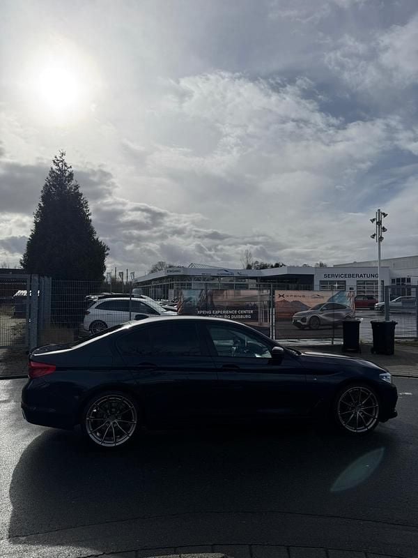 Gebraucht BMW 520 190 PS (139 kW) 2019 Blau Limousine