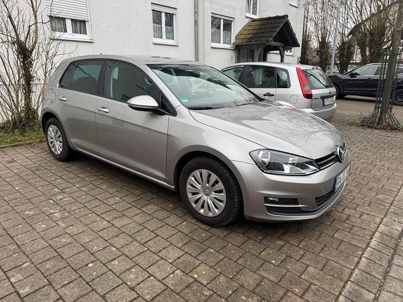 Grau Gebraucht 2013 VW Golf Comfortline Limousine | 10.000 € (Fairer Preis) - Bild 1/4
