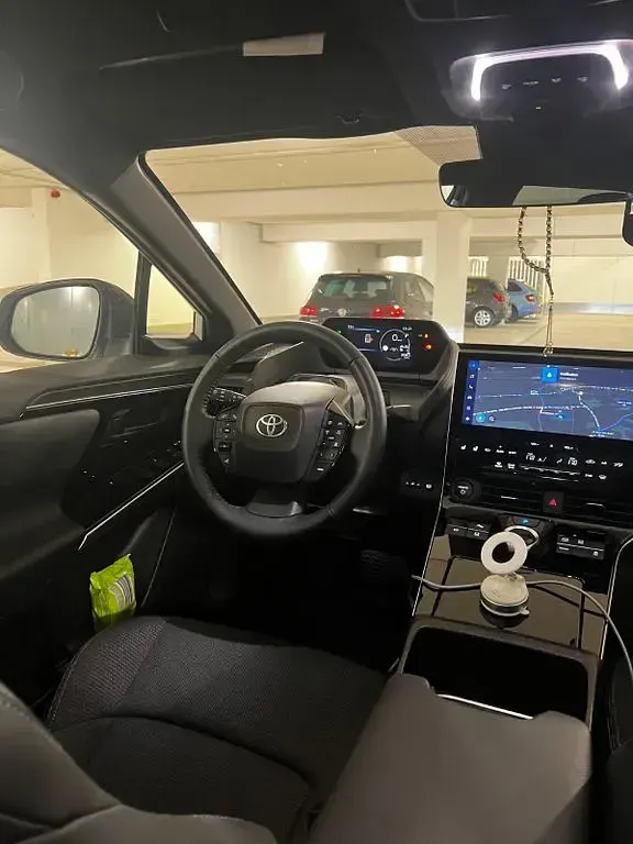 Gebraucht Toyota bZ4X 150 kW (204 PS) 2025 Weiß SUV