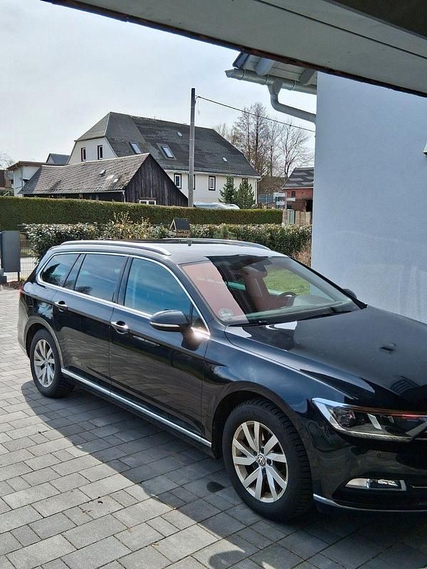 Gebraucht VW Passat Highline 150 PS (110 kW) 2019 Schwarz Kombi