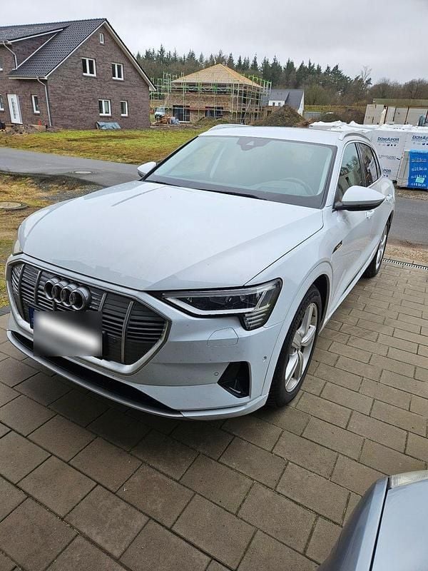 Gebraucht Audi e-tron Advanced 300 kW (408 PS) 2019 Weiß SUV