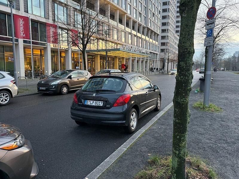 Schwarz Gebraucht 2008 Peugeot 207 Limousine | 2.500 € (Guter Preis) - Bild 1/4