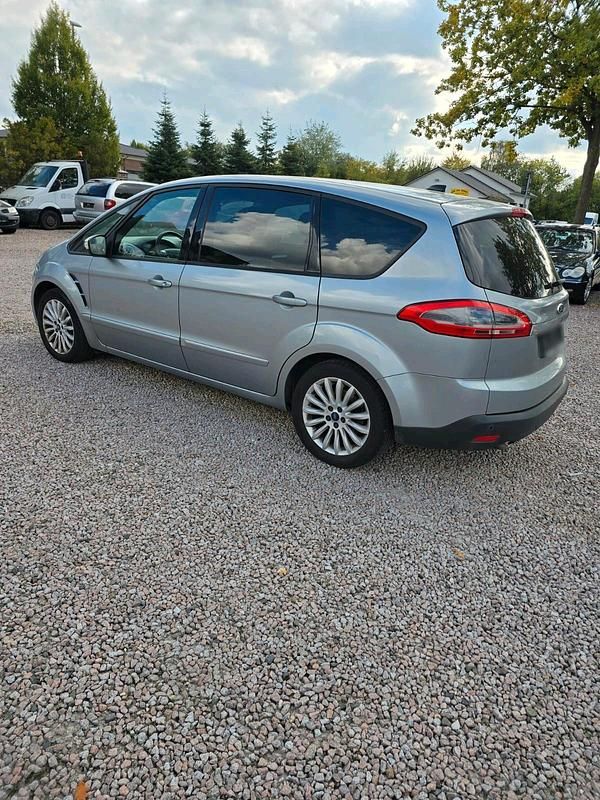 Gebraucht Ford S-MAX S 140 PS (102 kW) 2014 Silber Van / Kleinbus