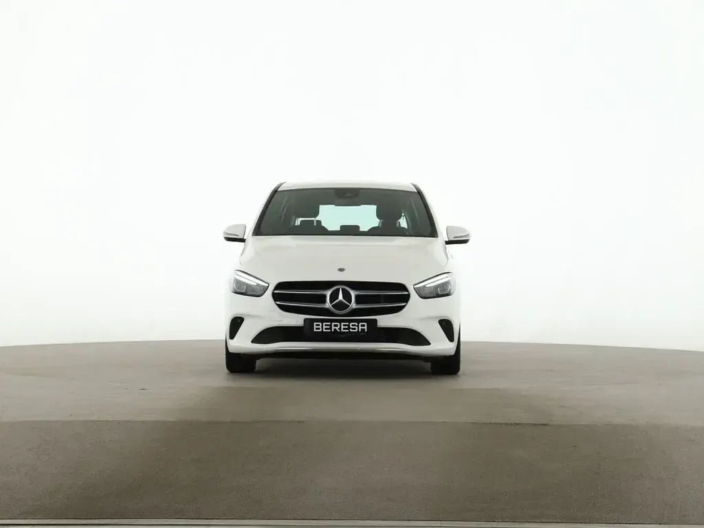 Gebraucht Mercedes B200 Progressive 163 PS (119 kW) 2019 Weiß Kleinwagen
