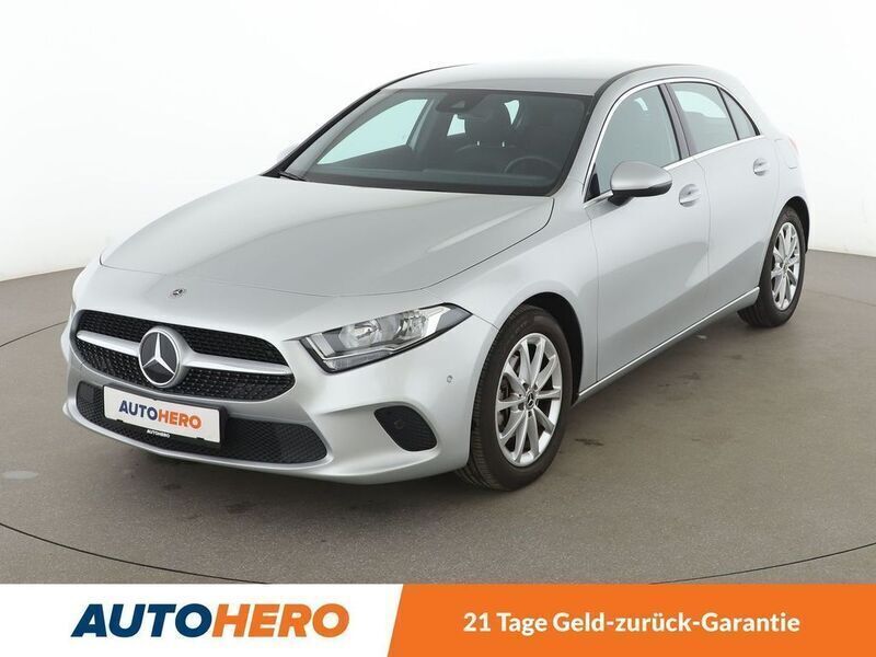 Grau Gebraucht 2021 Mercedes A180 Progressive Limousine | 23.560 € (Superpreis) - Bild 1/3