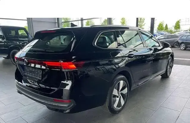 Gebraucht VW Passat Business 150 PS (110 kW) 2025 Metallic Kombi
