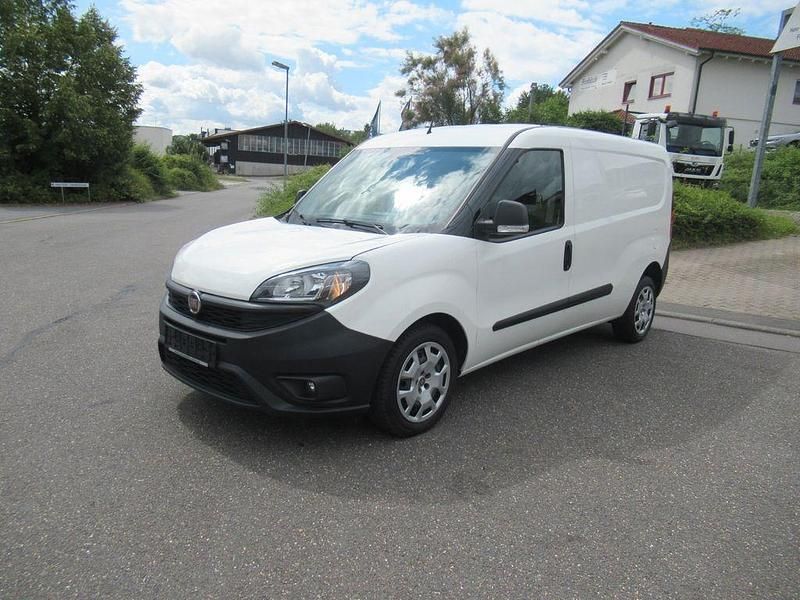 Weiß Gebraucht 2021 Fiat Doblò Van / Kleinbus | 15.400 € (Etwas zu teuer) - Bild 1/4